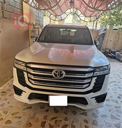 تۆیۆتا لاند کروزەر